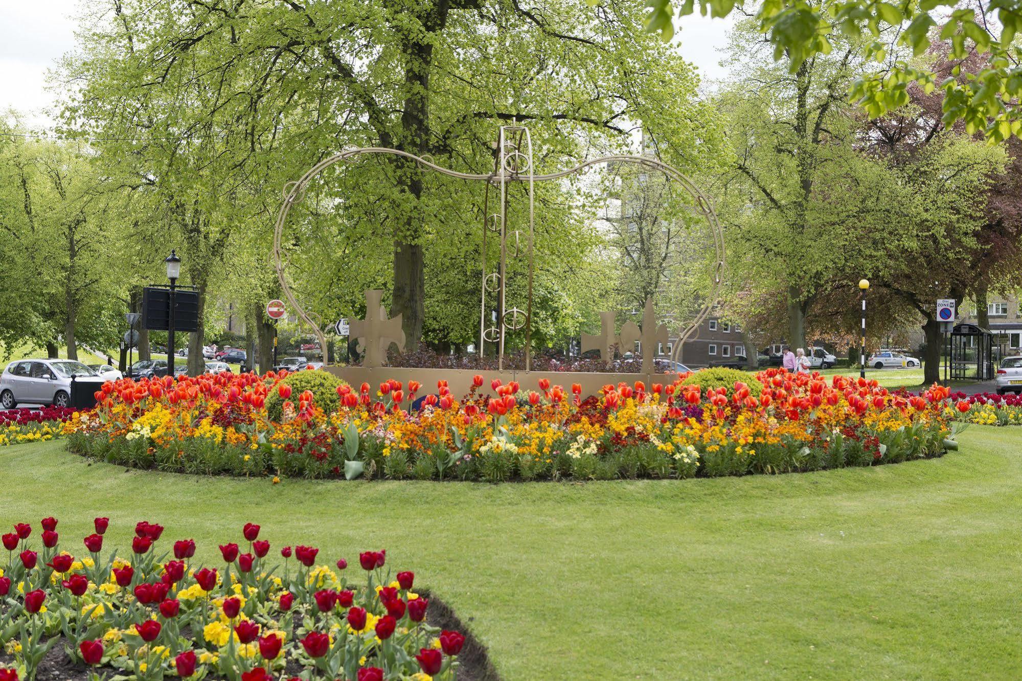 The Crown Hotel Harrogate Esterno foto